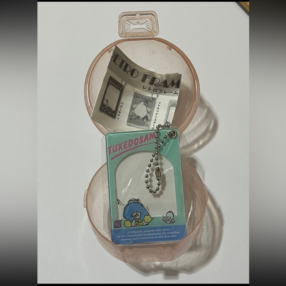 Sanrio Gashapon Tuxedo Sam 2022 Retro Frame Keychain